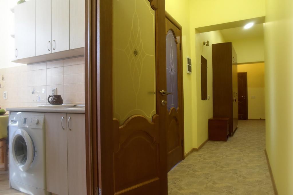 Apartment On Voloshyna إلفيف المظهر الخارجي الصورة